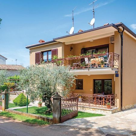 Stunning Apartment In Umag With Wifi Экстерьер фото