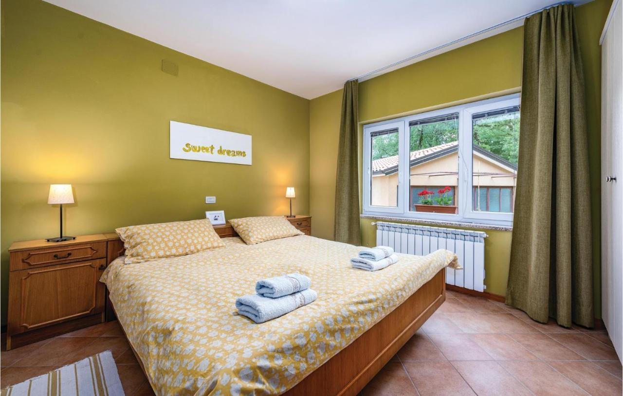 Stunning Apartment In Umag With Wifi Экстерьер фото
