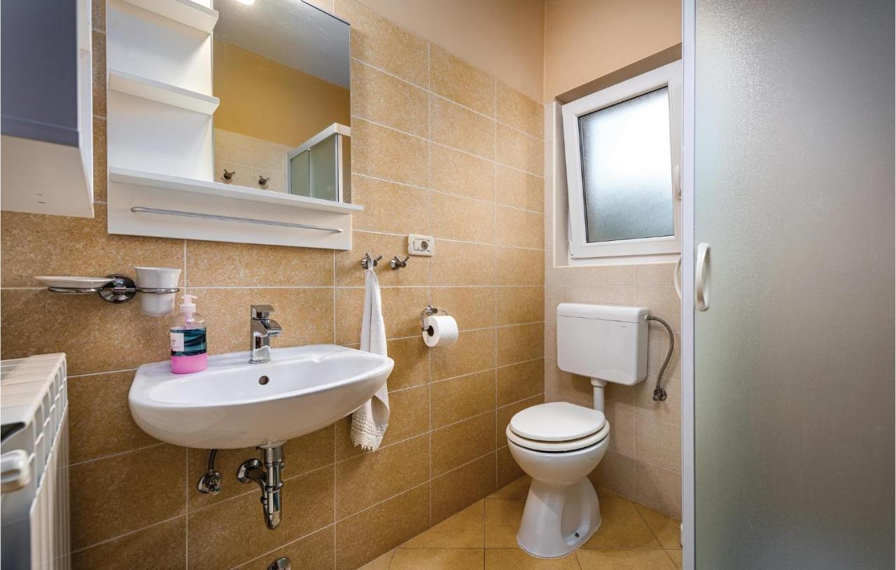 Stunning Apartment In Umag With Wifi Экстерьер фото