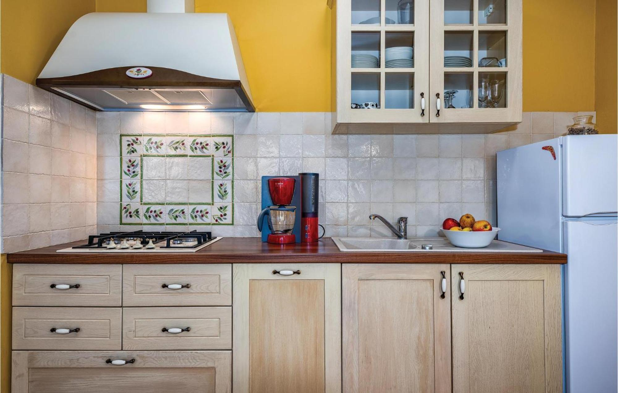 Stunning Apartment In Umag With Wifi Экстерьер фото